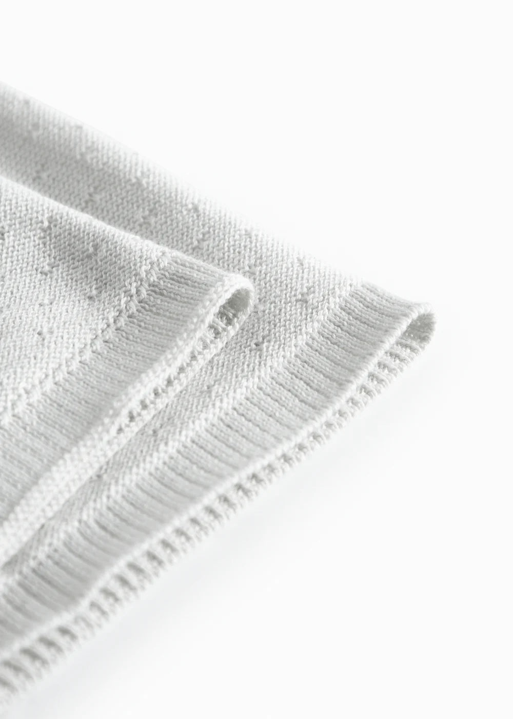 Alia - Knitted blanket, Morning Dew