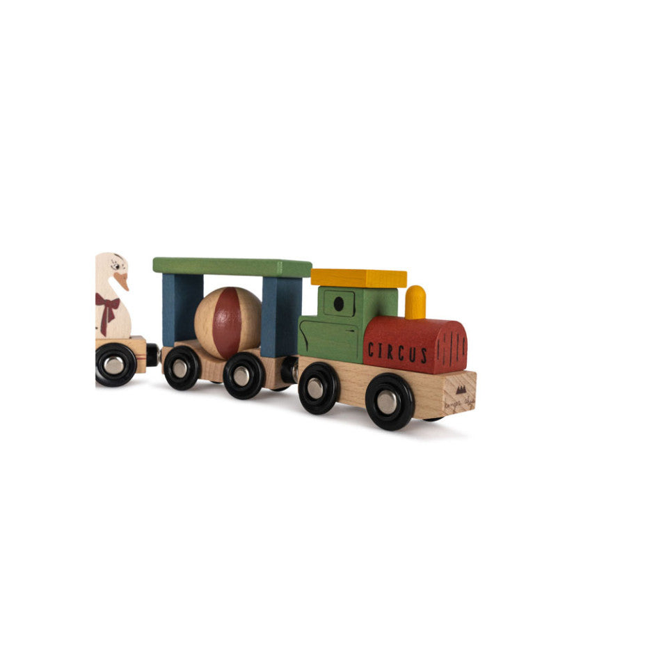 WOODEN ANIMAL TRAIN FSC