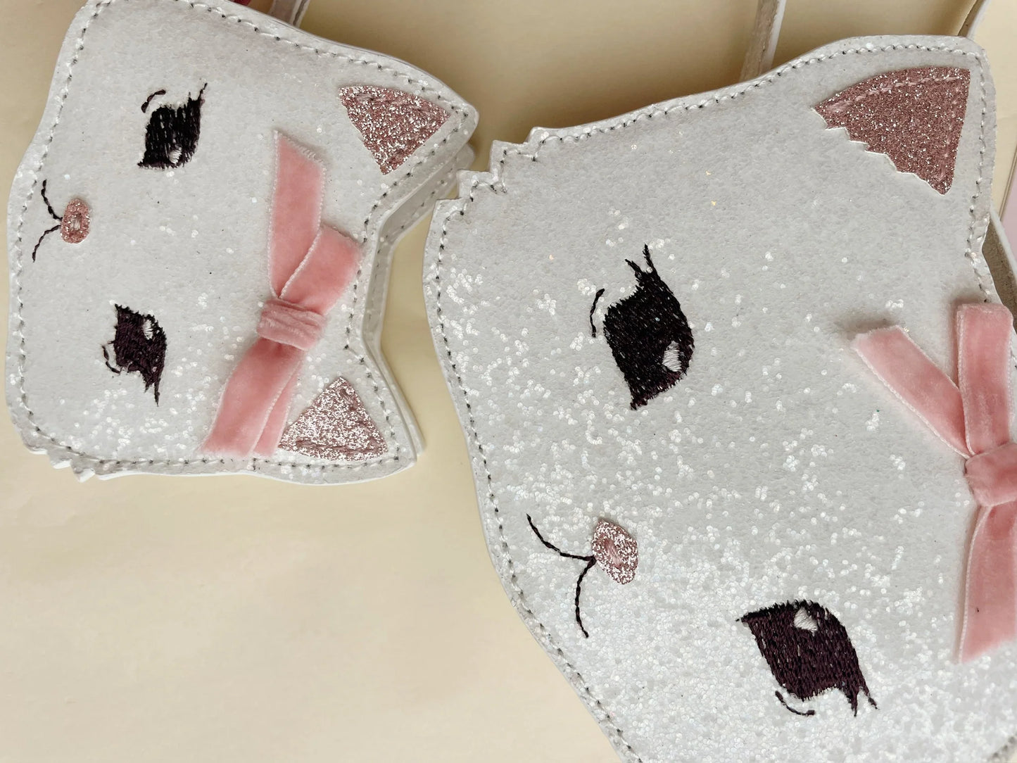 TUT KITTY SHOULDER BAG