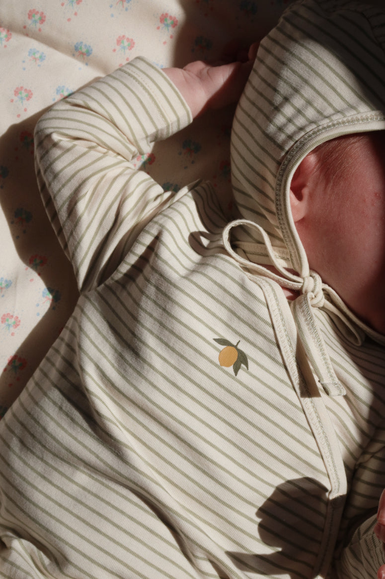 BASIC NEWBORN ONESIE