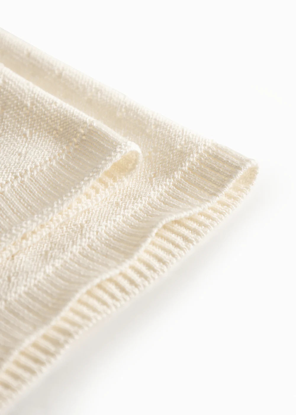 Alia - Knitted blanket, Gentle White