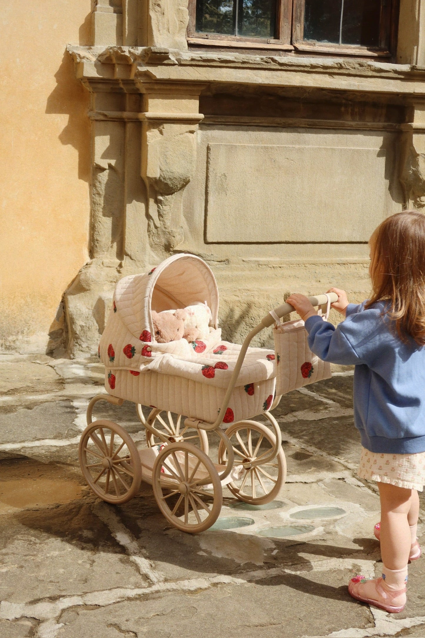MINNIE TULLE DOLL PRAM