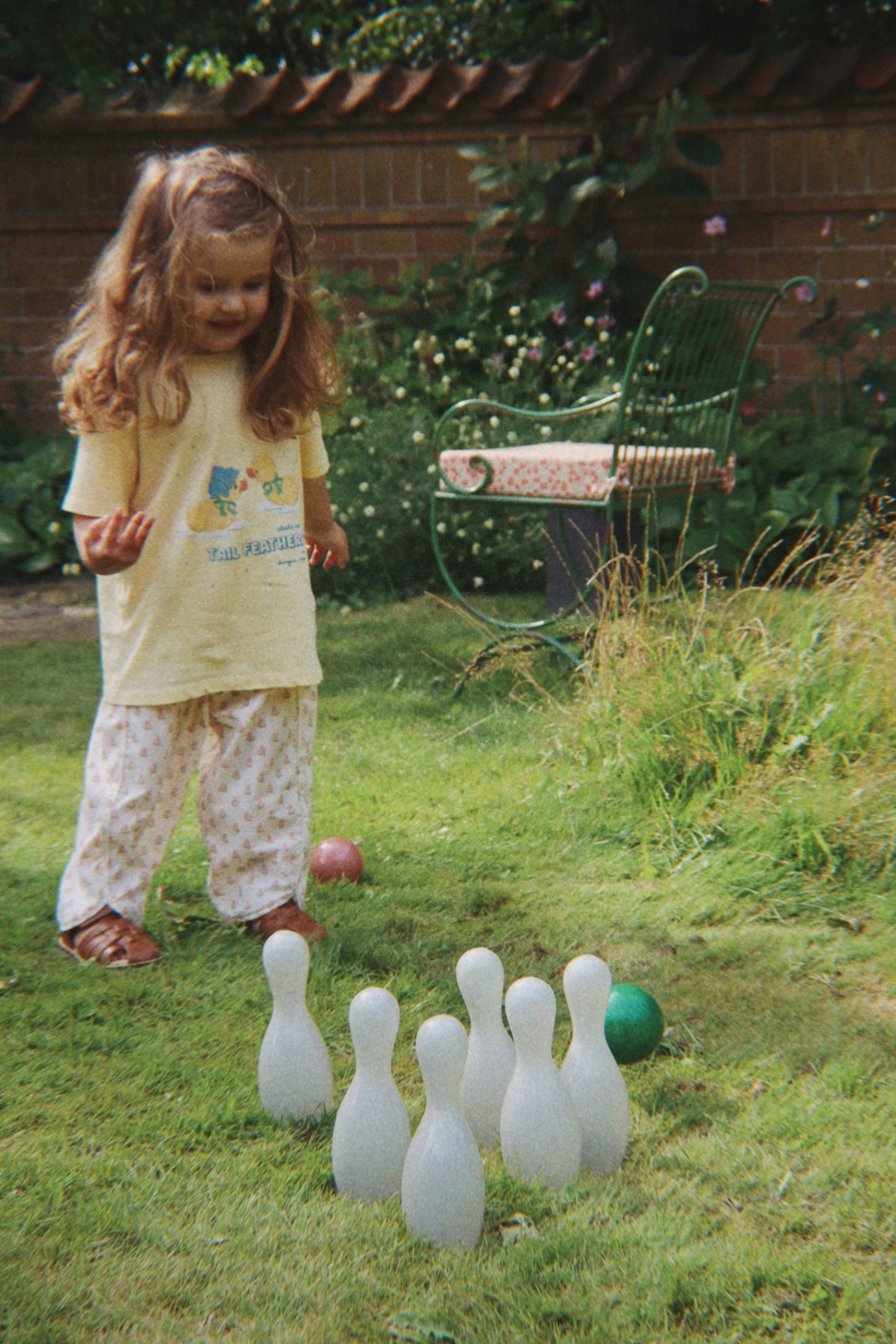 GLITTER BOWLING