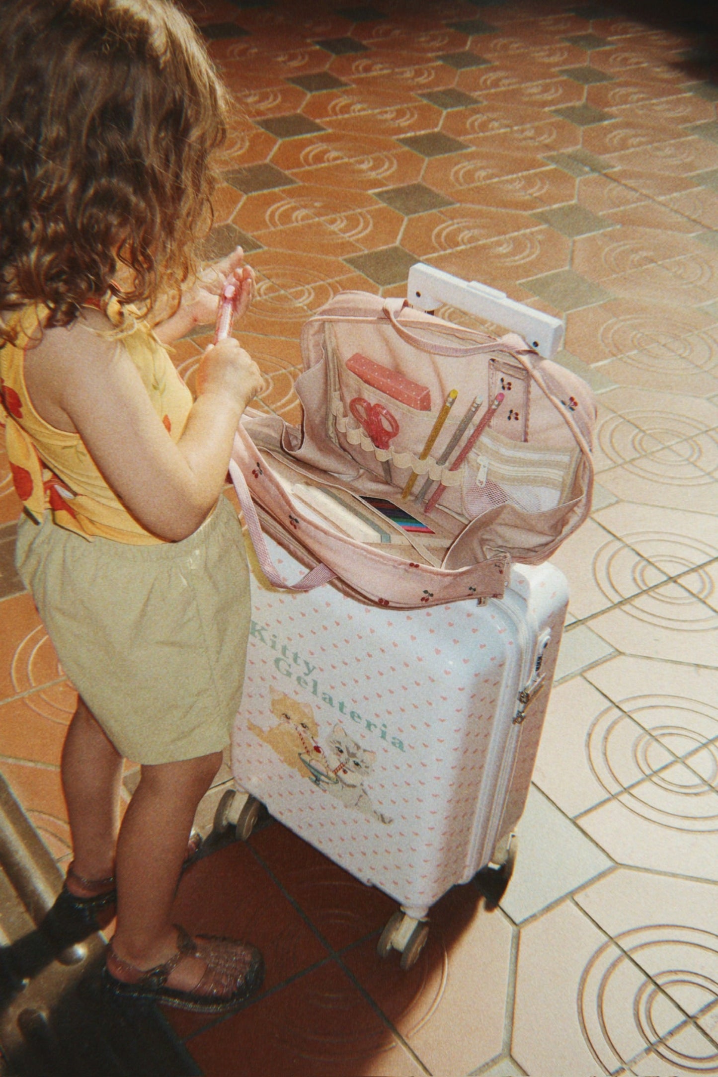 TRAVEL SUITCASE