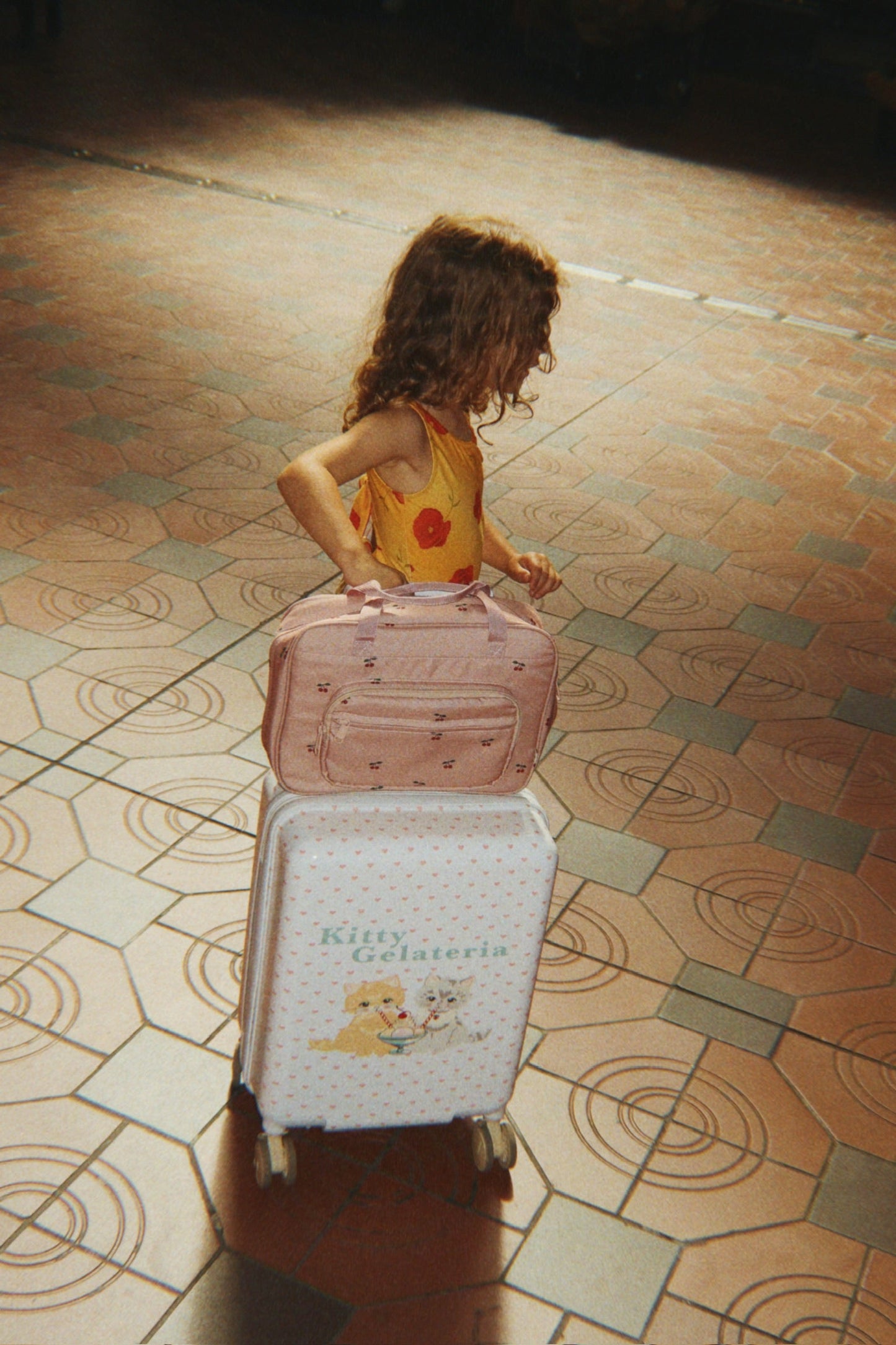 TRAVEL SUITCASE