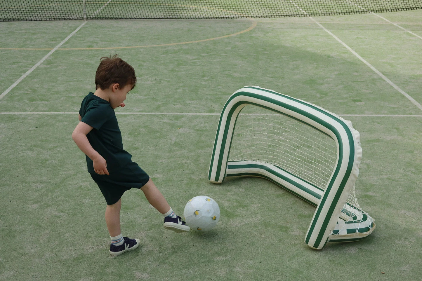 INFLATABLE GOAL WITH BALL