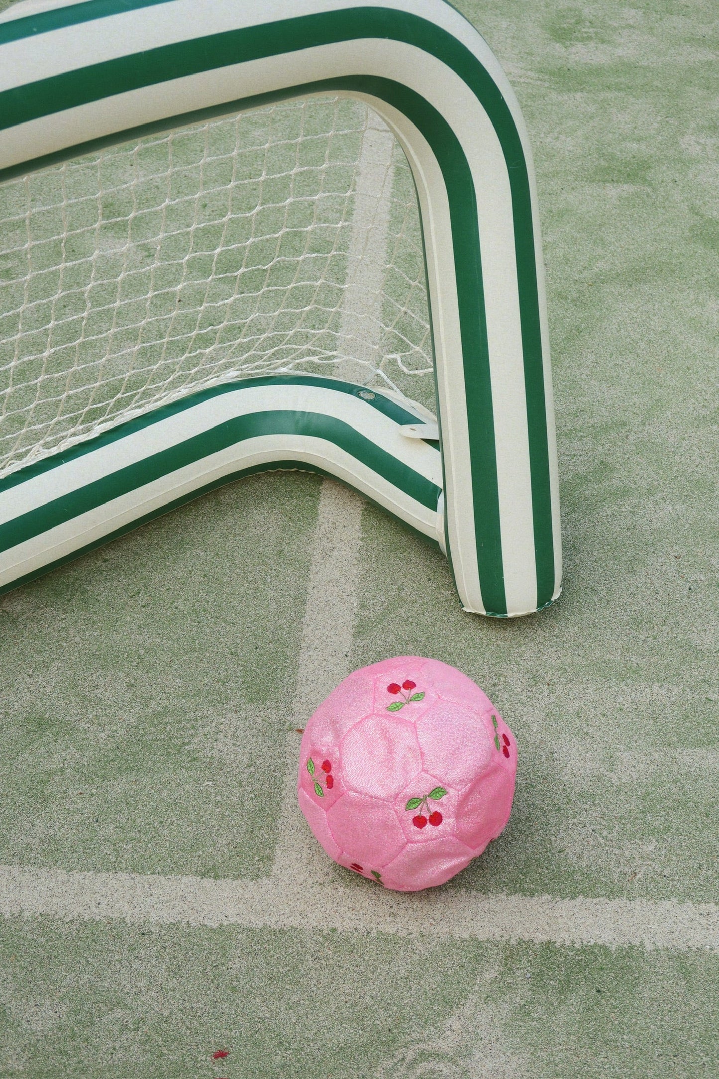 INFLATABLE GOAL WITH BALL