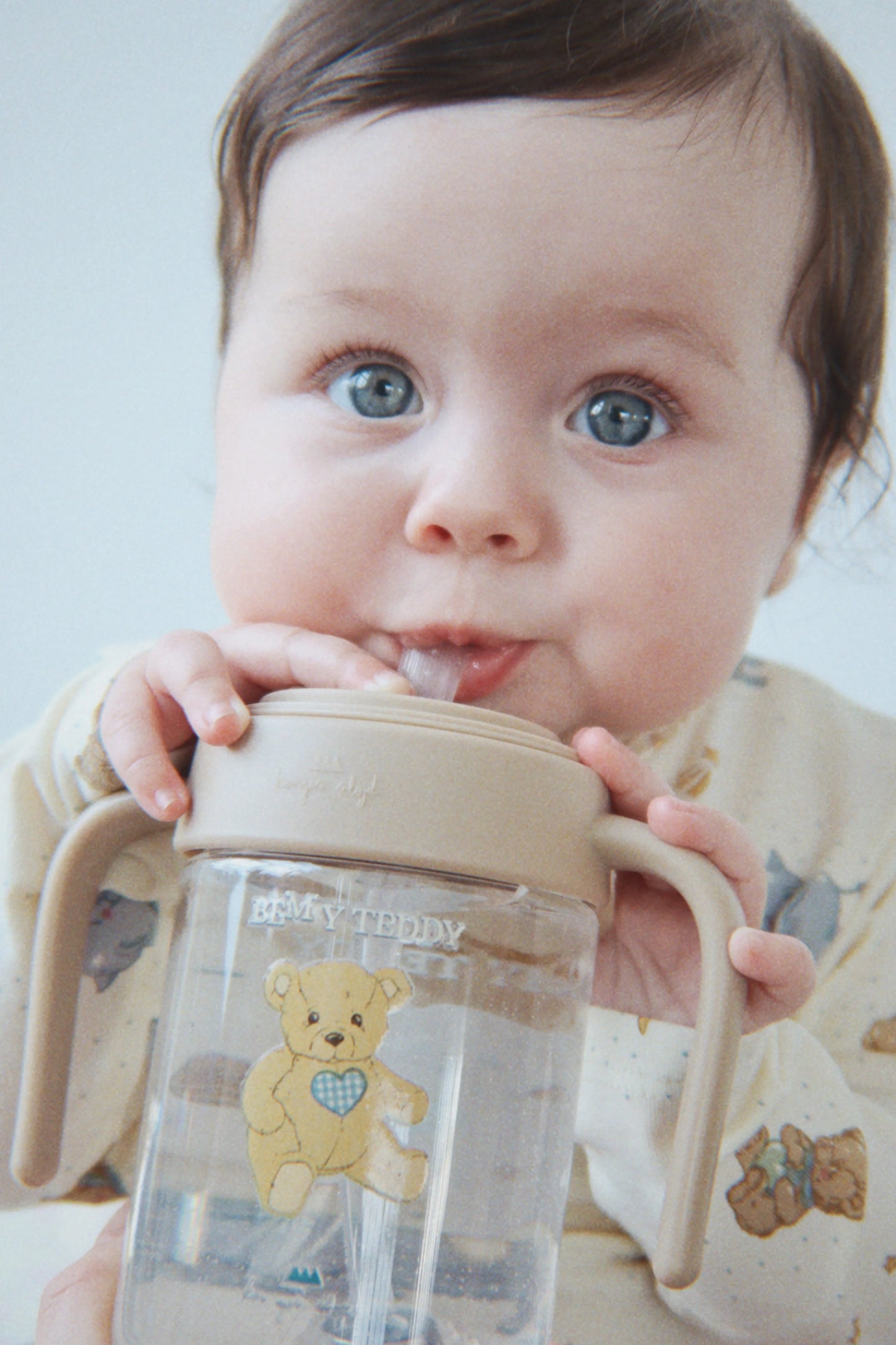 BOTTLE WITH HANDLE